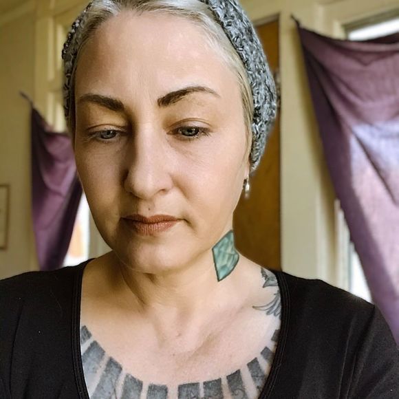 Meet your Posher, Shelly - Picture 1 of 1